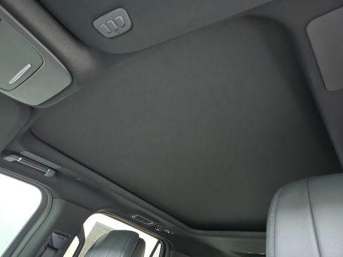 New 2026 Lincoln Navigator Reserve w/ Jet Appearance Package AWD/4WD image 12