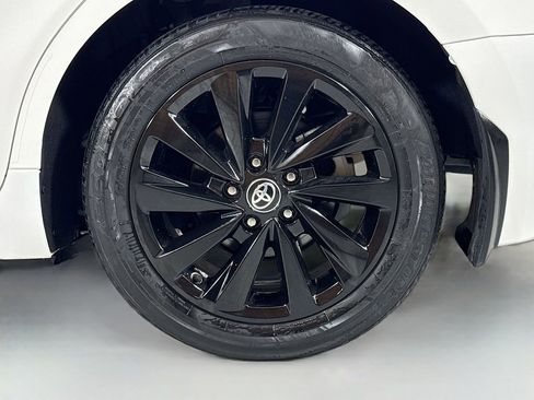 Used 2024 Toyota Camry SE image 10