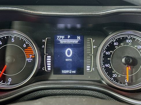 Used 2019 Jeep Cherokee Latitude w/ Popular Appearance Group AWD/4WD image 18