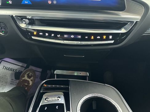 Used 2025 Cadillac Lyriq Sport image 40