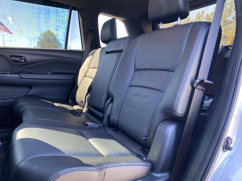 Used 2024 Honda Passport EX-L image 8