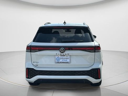 New 2026 Volkswagen Tiguan SE R-Line FWD image 5