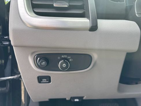Used 2020 GMC Terrain SLE FWD image 16