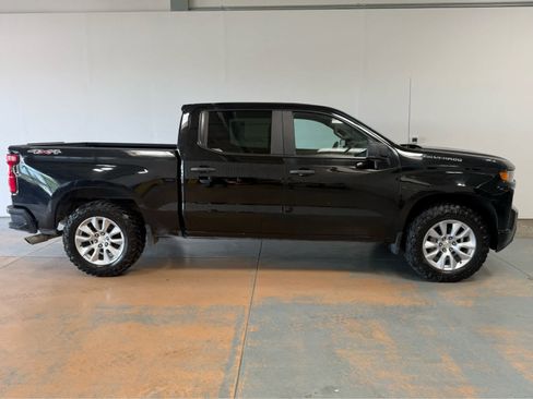 Used 2019 Chevrolet Silverado 1500 Custom w/ Custom Value Package AWD/4WD image 6