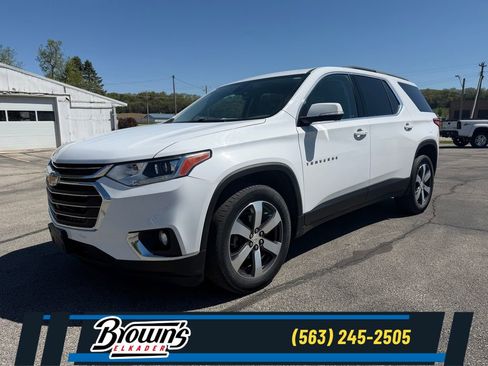 Used 2020 Chevrolet Traverse LT w/ LT Premium Package AWD/4WD image 1