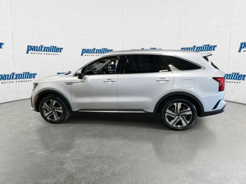 Used 2024 Kia Sorento EX w/ Panoramic Sunroof Package AWD/4WD image 7