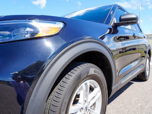 Used 2024 Ford Explorer XLT AWD/4WD image 24