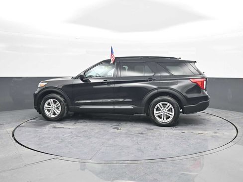 Used 2023 Ford Explorer XLT w/ Equipment Group 202A image 5