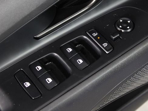 Certified 2025 Hyundai Elantra Sport image 21