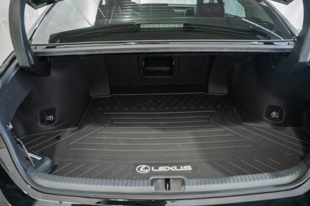 Used 2024 Lexus ES 350 w/ Accessory Package (Z2) FWD image 8