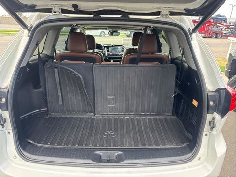 Used 2018 Toyota Highlander Limited AWD/4WD image 9