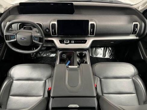 Used 2025 Ford Expedition Active AWD/4WD image 25