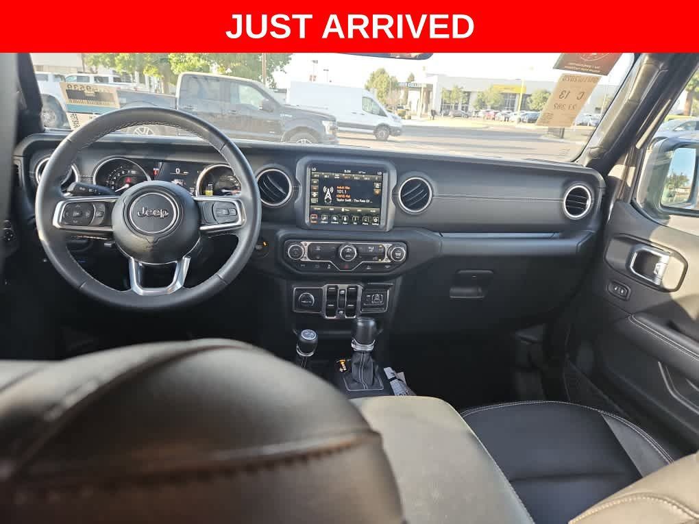 Used 2023 Jeep Wrangler Unlimited Sahara AWD/4WD image 10