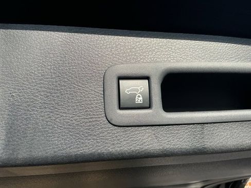 Used 2024 Toyota Sienna XLE image 28