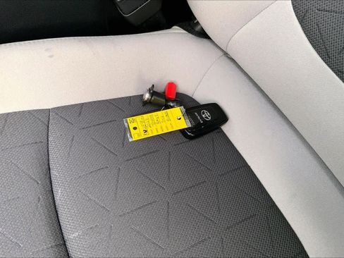 Used 2024 Toyota RAV4 XLE w/ Convenience Package image 14