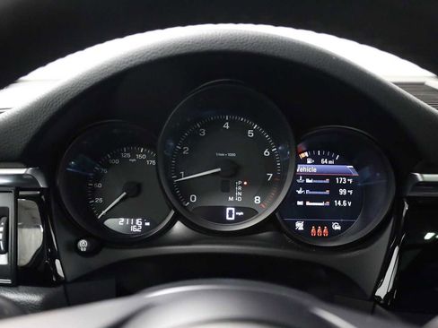 Certified 2023 Porsche Macan Turbo image 24