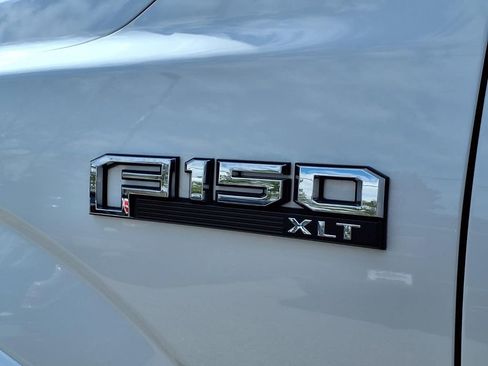 Used 2019 Ford F150 XLT w/ Equipment Group 302A Luxury AWD/4WD image 9