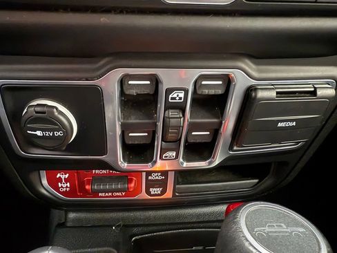 Used 2020 Jeep Gladiator Rubicon AWD/4WD image 24