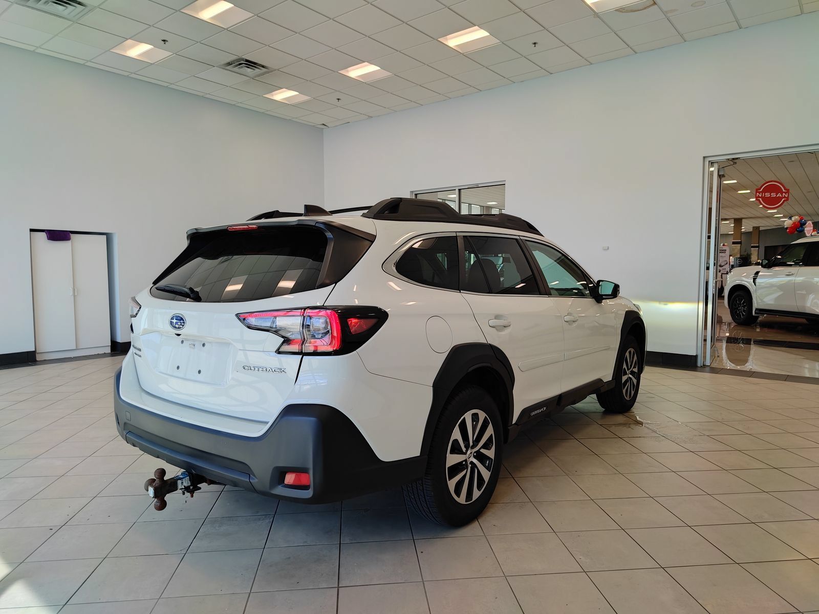 Used 2024 Subaru Outback Premium AWD/4WD image 3
