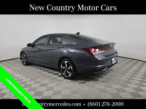 Used 2023 Hyundai Elantra SEL w/ Convenience Package FWD image 5
