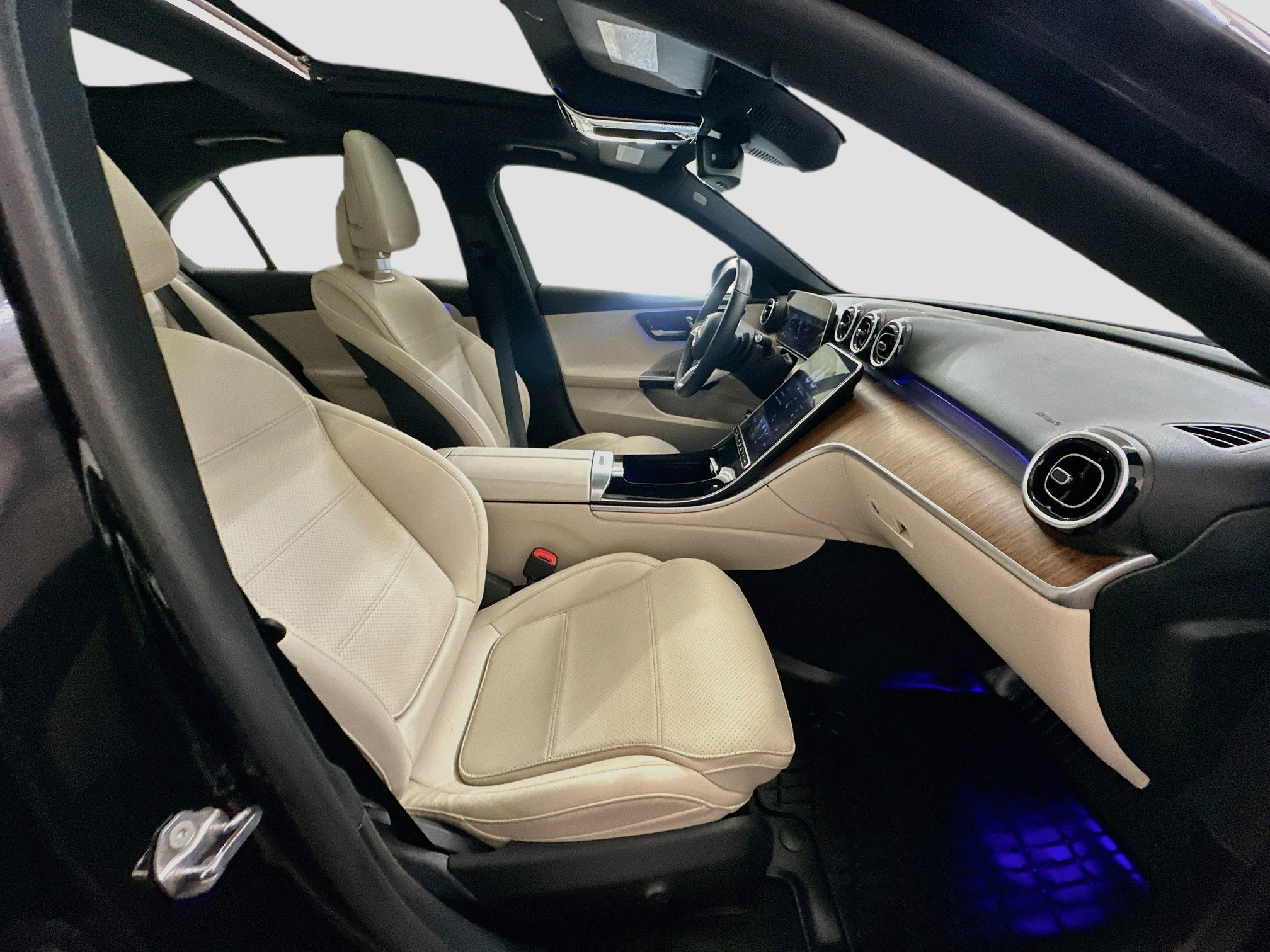 Used 2023 Mercedes-Benz C 300 4MATIC Sedan image 33