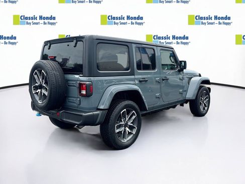 Used 2024 Jeep Wrangler Unlimited AWD/4WD image 8
