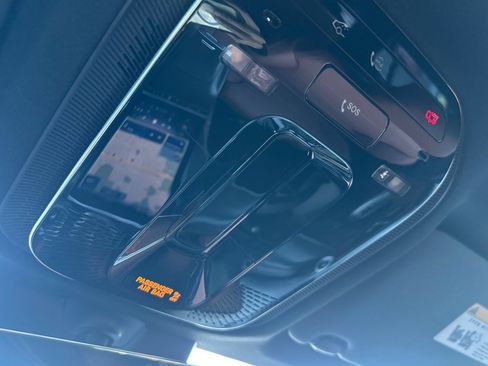 Used 2025 Mercedes-Benz GLC 350e 4MATIC image 24