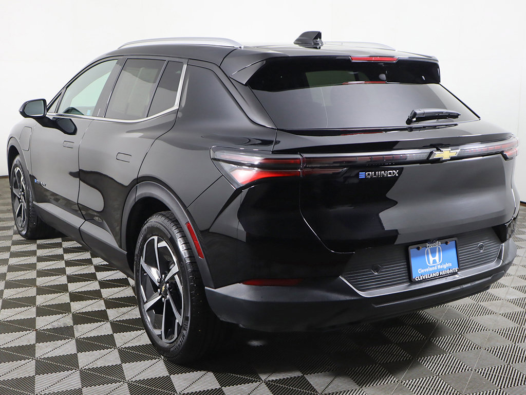 Used 2026 Chevrolet Equinox EV LT FWD image 11