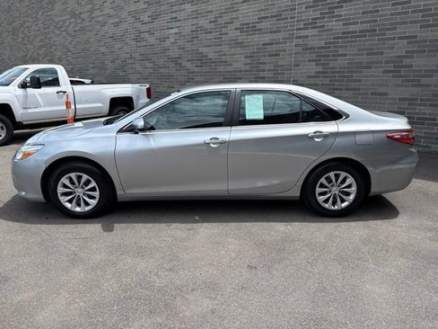 Used 2017 Toyota Camry LE FWD image 8
