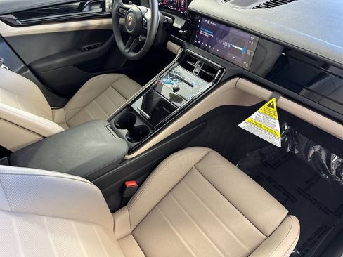 New 2026 Porsche Panamera 4 AWD/4WD image 18