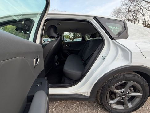 Used 2025 Kia K4 LXS image 24