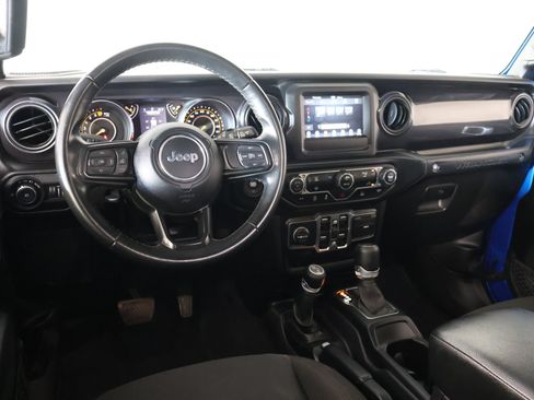Used 2022 Jeep Wrangler Unlimited Sport AWD/4WD image 2