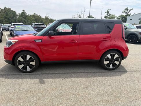 Used 2017 Kia Soul + w/ Designer's Package FWD image 4