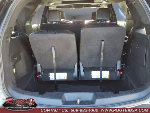 Used 2017 Ford Explorer XLT w/ Equipment Group 202A AWD/4WD image 20
