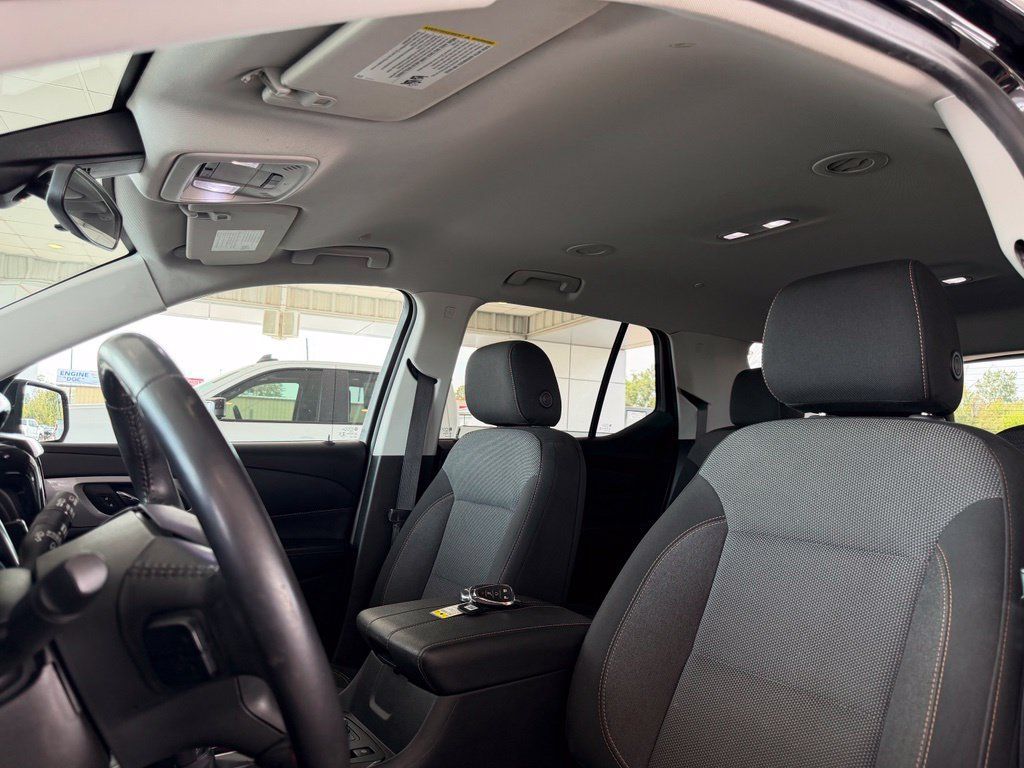 Used 2021 Chevrolet Traverse LT FWD image 15