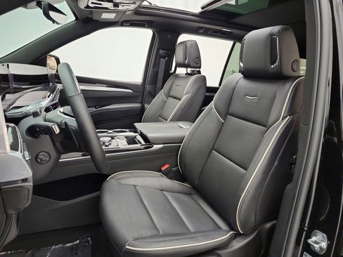 Used 2025 Cadillac Escalade Sport w/ Touring Package AWD/4WD image 10