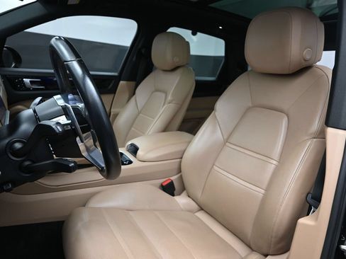 Used 2019 Porsche Cayenne AWD/4WD image 21