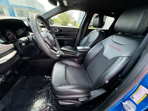 Used 2025 Jeep Compass Trailhawk AWD/4WD image 19