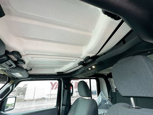 New 2026 Jeep Gladiator Sport AWD/4WD image 26