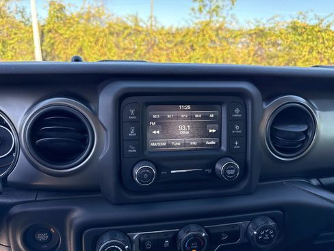 Used 2018 Jeep Wrangler Unlimited Sport S image 26