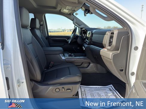 New 2026 GMC Sierra 3500 SLT w/ SLT Premium Package image 16