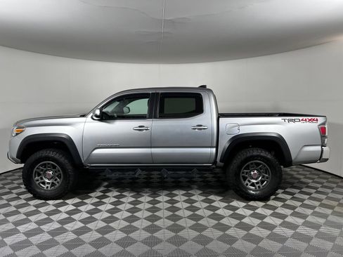 Certified 2023 Toyota Tacoma TRD Off-Road AWD/4WD image 8