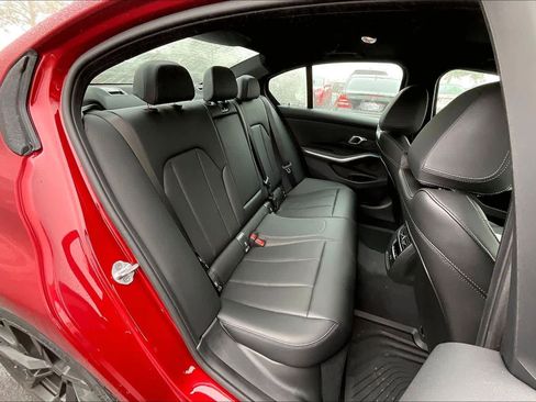 Used 2026 BMW 330i Sedan w/ M Sport Package image 28