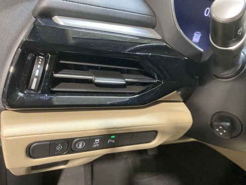 Certified 2023 Acura MDX w/Technology Package image 24