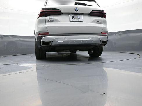 Used 2024 BMW X5 xDrive40i w/ Premium Package AWD/4WD image 34