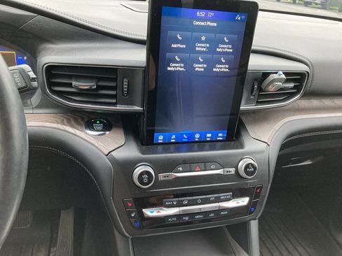 Used 2020 Ford Explorer Platinum w/ Premium Technology Package AWD/4WD image 13