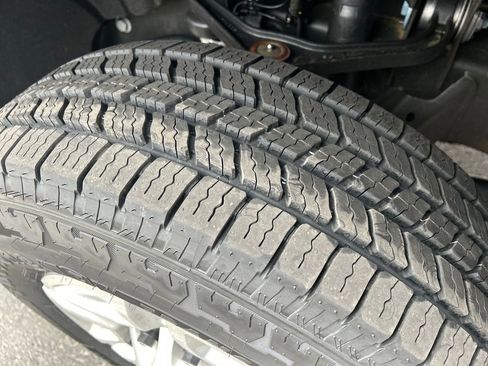 Certified 2025 Chevrolet Silverado 2500 LT w/ Convenience Package image 43