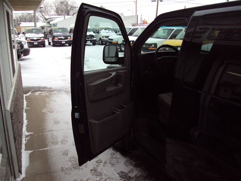 Used 2013 Chevrolet Express 1500 LT w/ LT Preferred Equipment Group image 16