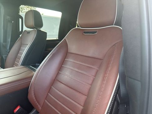 Used 2024 GMC Sierra 3500 Denali Ultimate image 4