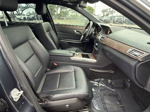 Used 2014 Mercedes-Benz E 350 Sedan image 39
